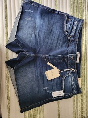 KanCan Dark High Rise Distressed Denim Cutoff Shorts 4" Inseam